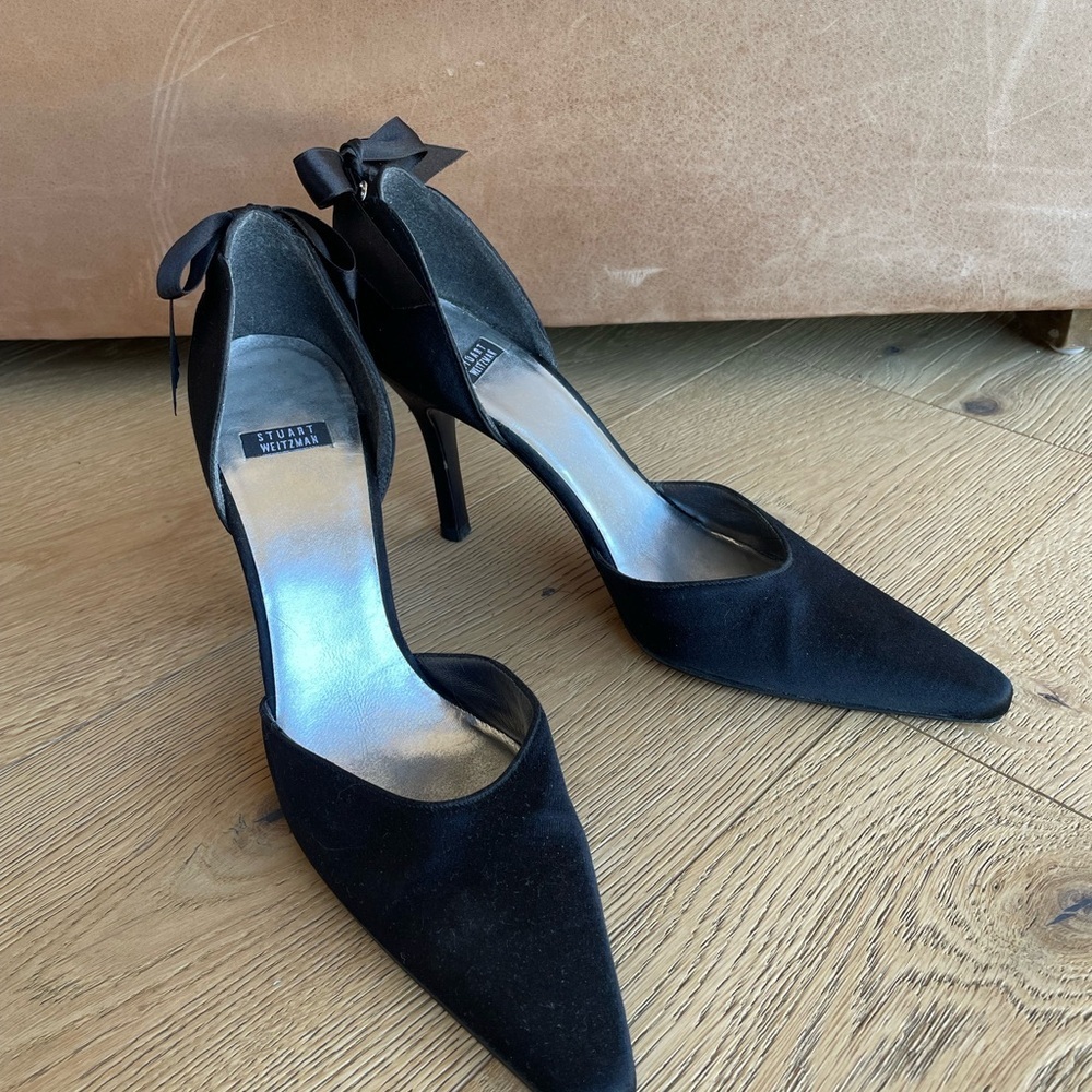 Stuart Weitzman Black Satin Bow Heels Crystal Pointed Toe Pumps 7.5 - Picture 4 of 7
